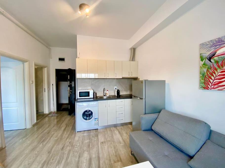 Grey Old Town Ultracentral บูคาเรสต์ ภายนอก รูปภาพ